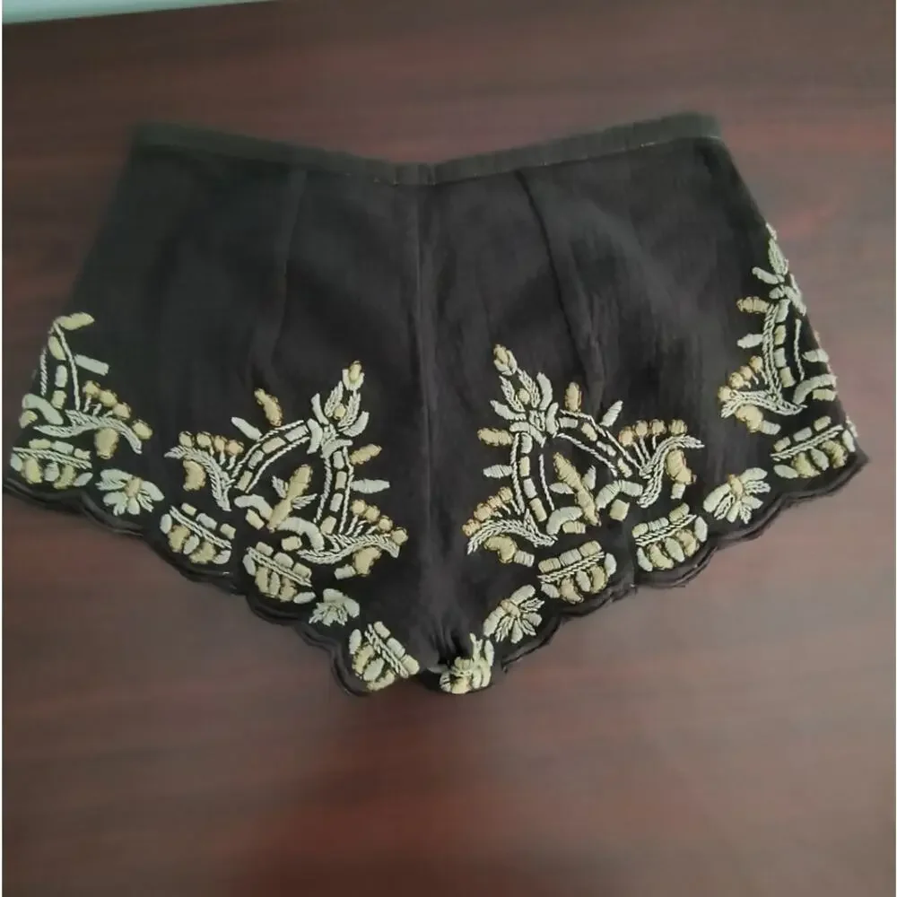 Free people Embroidered Casual Boho Shorts Wmn's Sz XS Brown Scalloped Textured